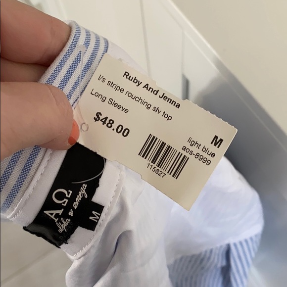 AO Ruffle Collar Top - Picture 7 of 7